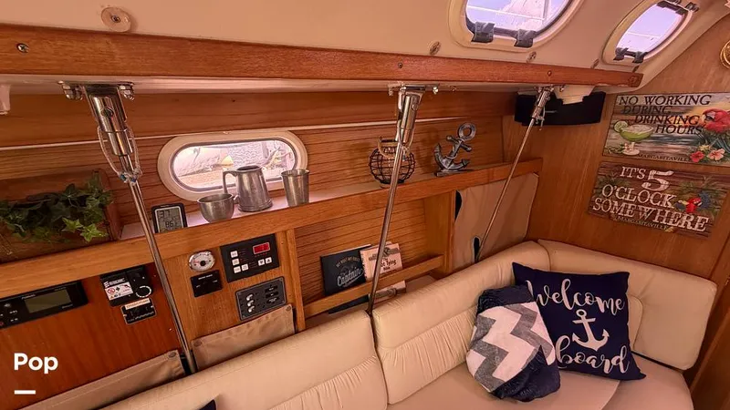 Slide: The Image of Catalina 320 Sloop 2006 - 16336741