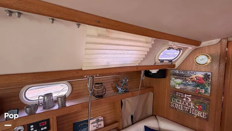 Slide: The Image of Catalina 320 Sloop 2006 - 16336744