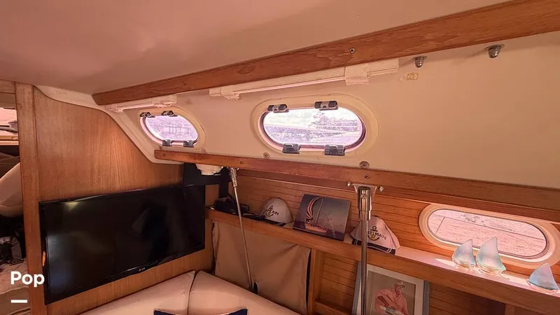 Slide: The Image of Catalina 320 Sloop 2006 - 16336746