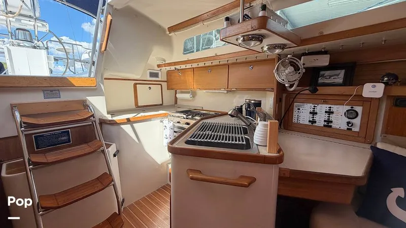 Slide: The Image of Catalina 320 Sloop 2006 - 16336703