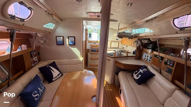 Slide: The Image of Catalina 320 Sloop 2006 - 16336758