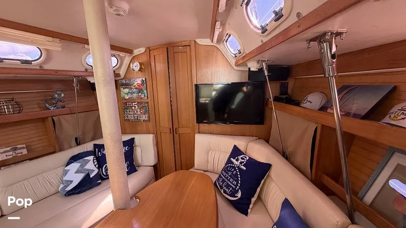 Slide: The Image of Catalina 320 Sloop 2006 - 16336760