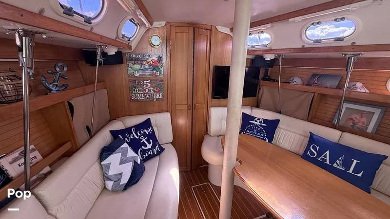 Slide: The Image of Catalina 320 Sloop 2006 - 16336761