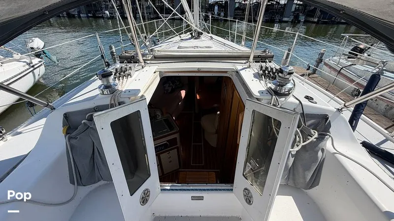 Slide: The Image of Catalina 320 Sloop 2006 - 16336776