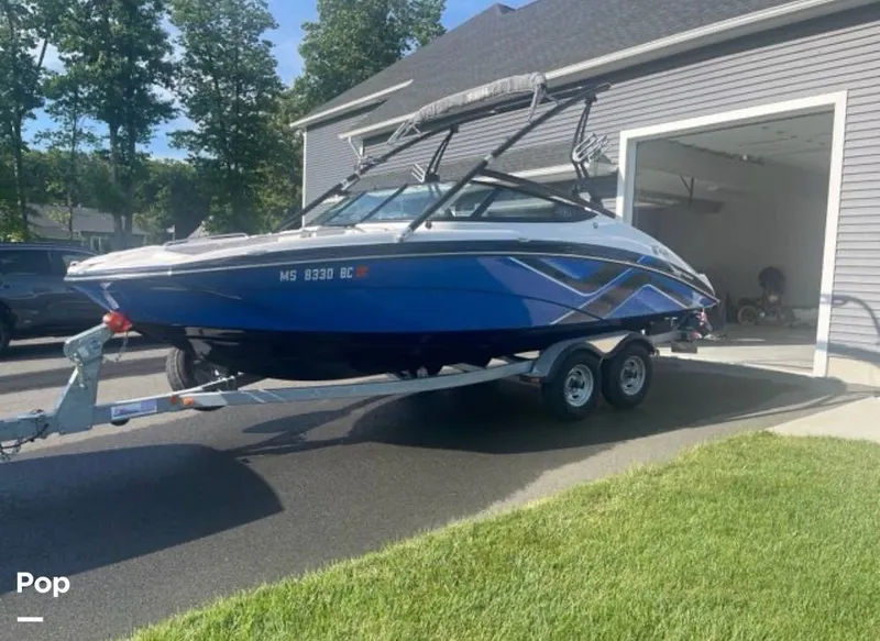 Slide: The Image of Yamaha 212x 2014 - 16309774