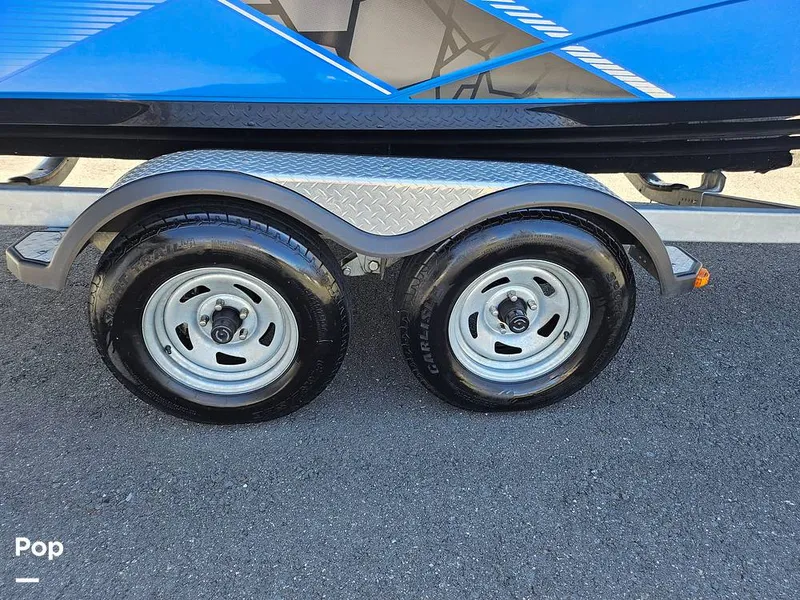 Slide: The Image of Yamaha 212x 2014 - 16323870