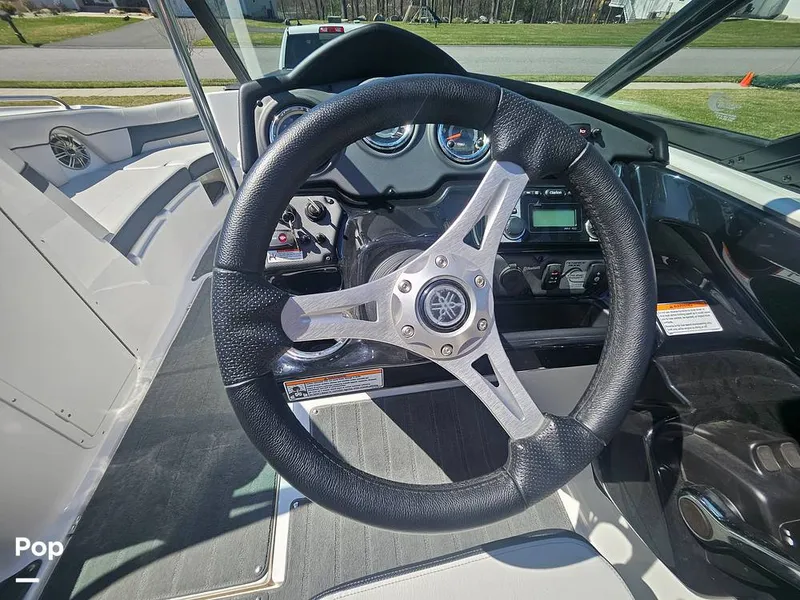 Slide: The Image of Yamaha 212x 2014 - 16323792