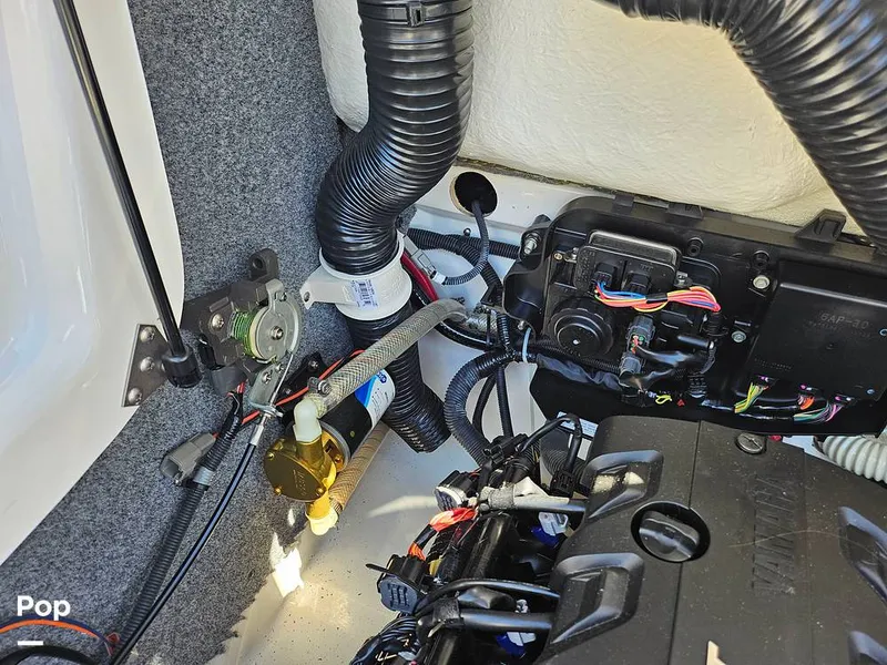 Slide: The Image of Yamaha 212x 2014 - 16323818