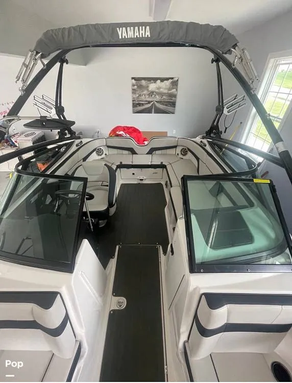 Slide: The Image of Yamaha 212x 2014 - 16309778