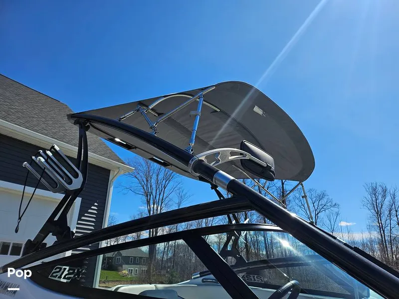 Slide: The Image of Yamaha 212x 2014 - 16323844