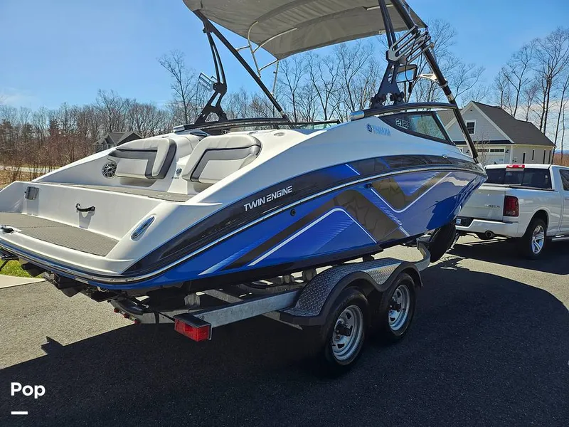 Slide: The Image of Yamaha 212x 2014 - 16323848