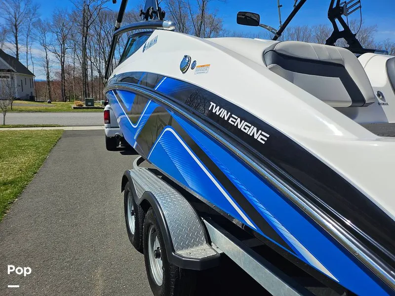 Slide: The Image of Yamaha 212x 2014 - 16323851