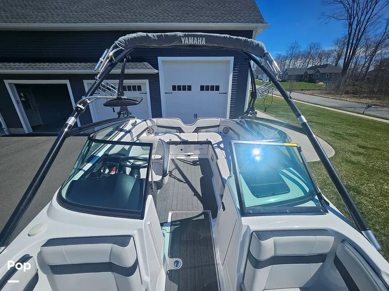 Slide: The Image of Yamaha 212x 2014 - 16323780