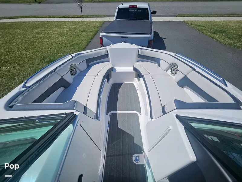 Slide: The Image of Yamaha 212x 2014 - 16323781