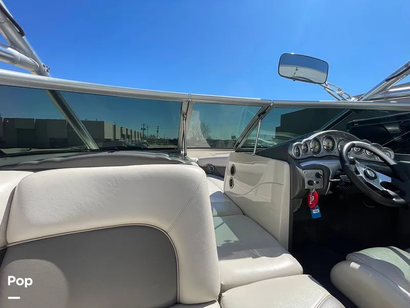 Slide: The Image of Windshield - Walk Through - 16361013