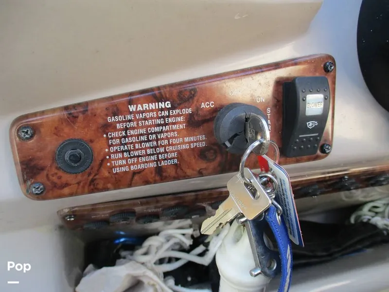 Slide: The Image of Rinker Fiesta Vee 270 2005 - 16369308