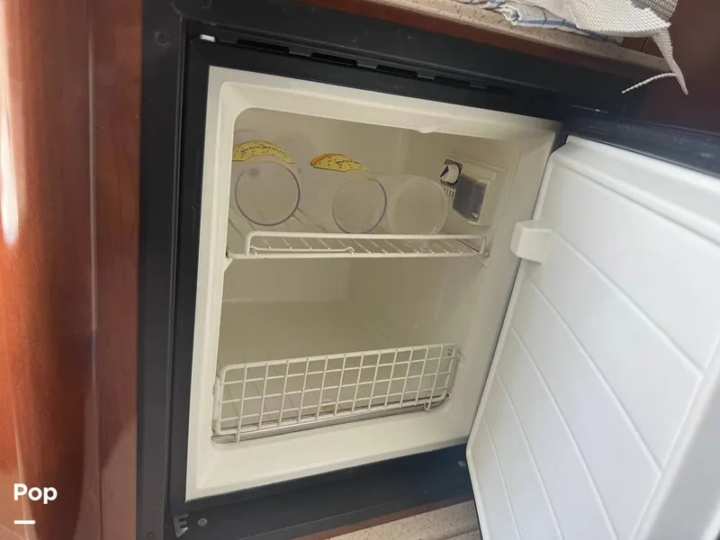 Slide: The Image of Sea Ray 38 Sundancer 2009 - 16324006