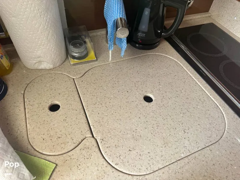 Slide: The Image of Sea Ray 38 Sundancer 2009 - 16324008