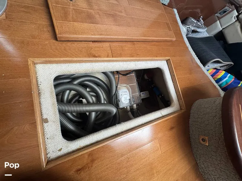 Slide: The Image of Sea Ray 38 Sundancer 2009 - 16324016