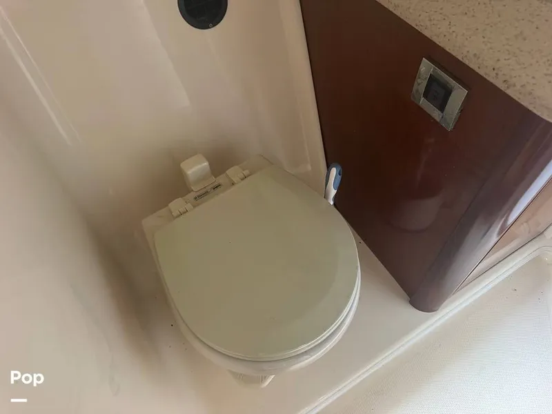 Slide: The Image of Sea Ray 38 Sundancer 2009 - 16324020