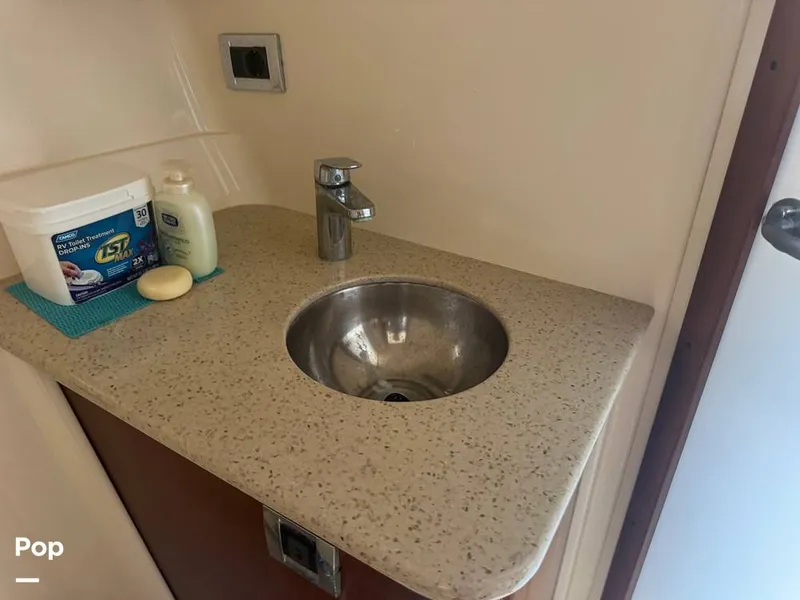 Slide: The Image of Sea Ray 38 Sundancer 2009 - 16324024