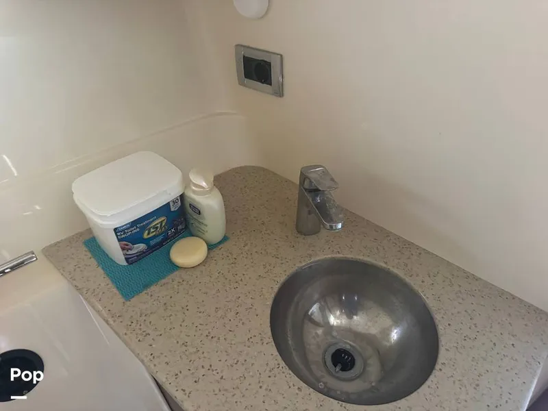 Slide: The Image of Sea Ray 38 Sundancer 2009 - 16324026