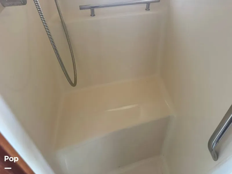 Slide: The Image of Sea Ray 38 Sundancer 2009 - 16324045