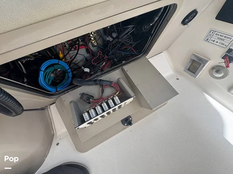 Slide: The Image of Sea Ray 38 Sundancer 2009 - 16324053