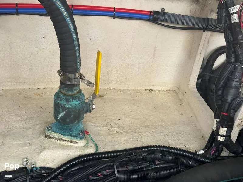 Slide: The Image of Sea Ray 38 Sundancer 2009 - 16324070