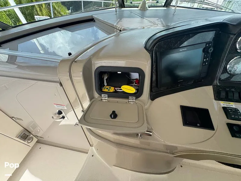 Slide: The Image of Sea Ray 38 Sundancer 2009 - 16323954