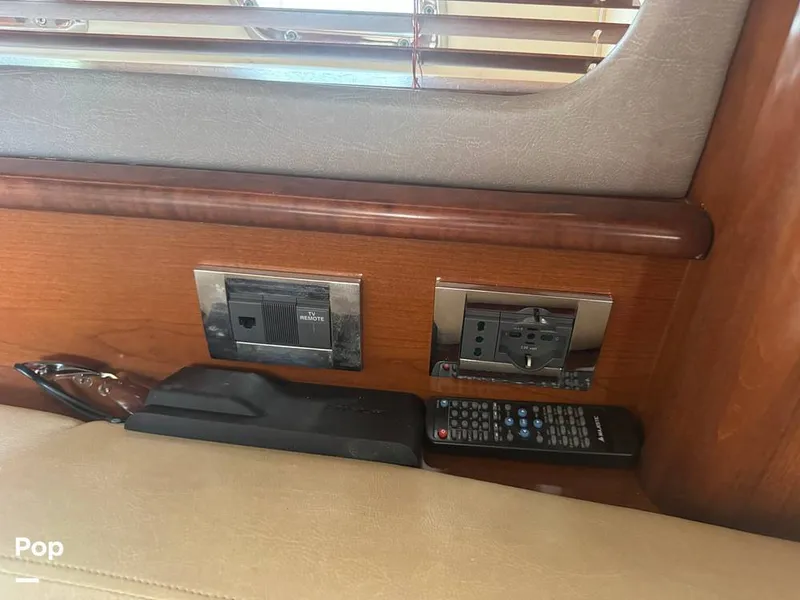 Slide: The Image of Sea Ray 38 Sundancer 2009 - 16323980