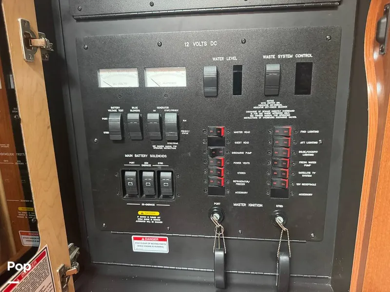 Slide: The Image of Sea Ray 38 Sundancer 2009 - 16323993