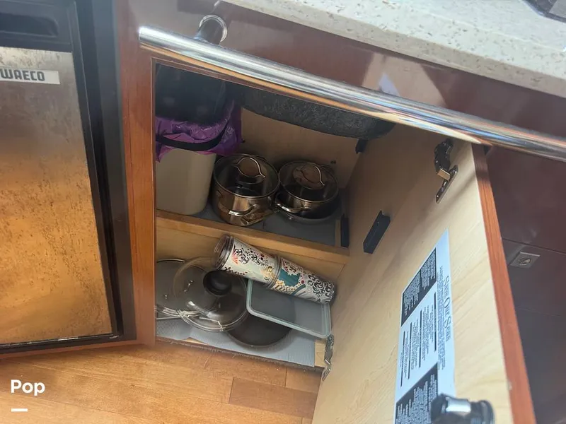 Slide: The Image of Sea Ray 38 Sundancer 2009 - 16324001