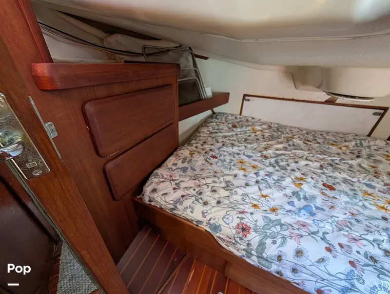 Slide: The Image of Hunter 36 1993 - 16372525