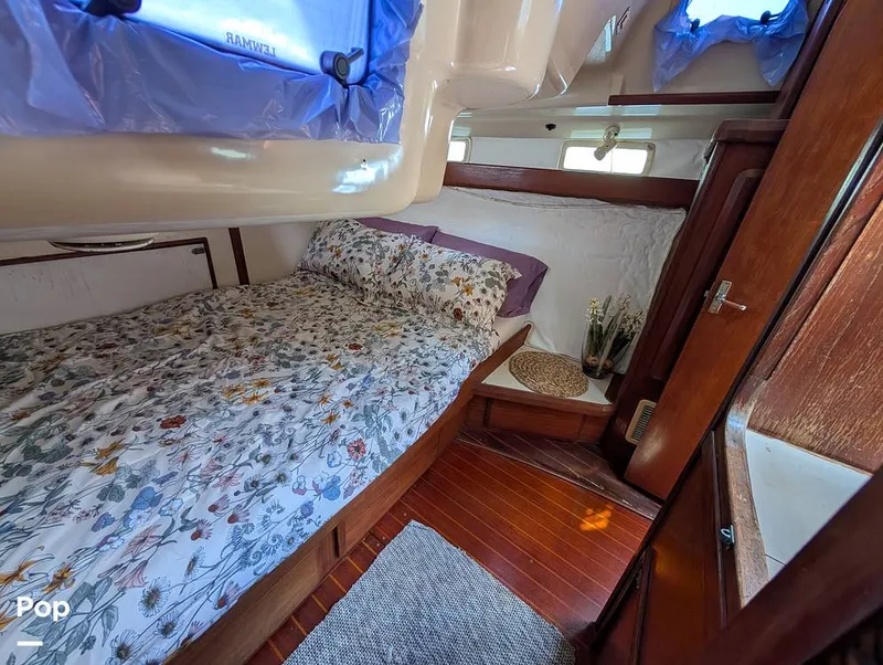 Slide: The Image of Hunter 36 1993 - 16372527