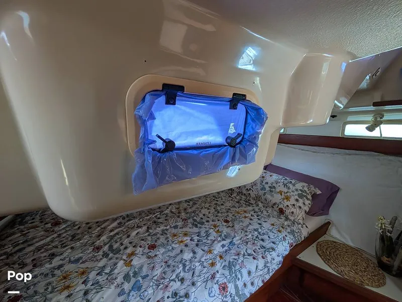 Slide: The Image of Hunter 36 1993 - 16372528