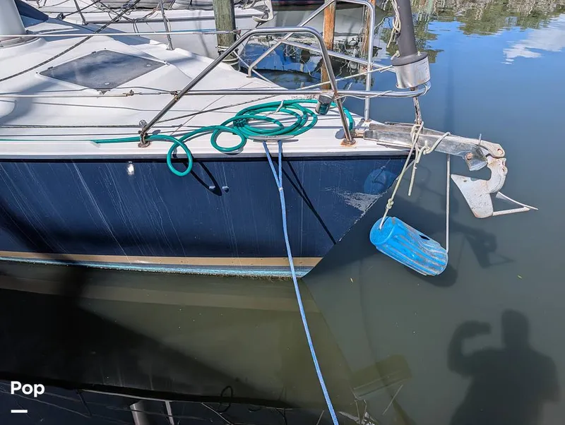 Slide: The Image of Hunter 36 1993 - 16372445