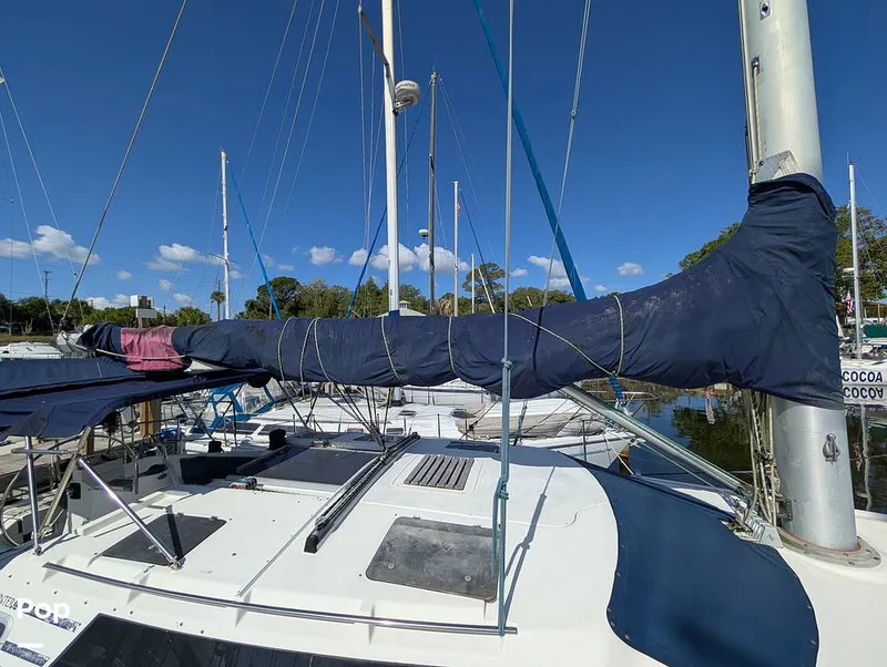 Slide: The Image of Hunter 36 1993 - 16372451