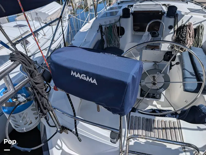 Slide: The Image of Hunter 36 1993 - 16372458