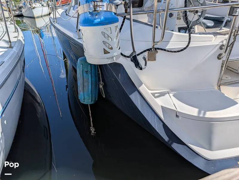 Slide: The Image of Hunter 36 1993 - 16372460