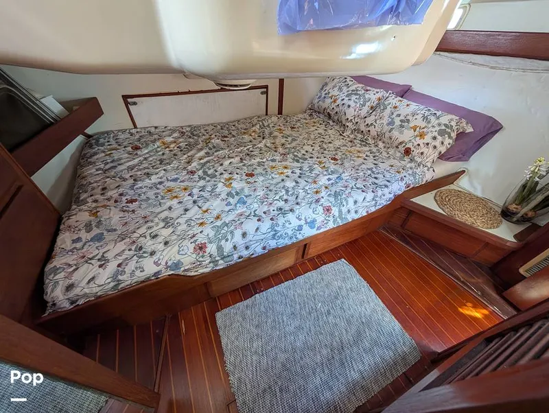 Slide: The Image of Hunter 36 1993 - 16372369