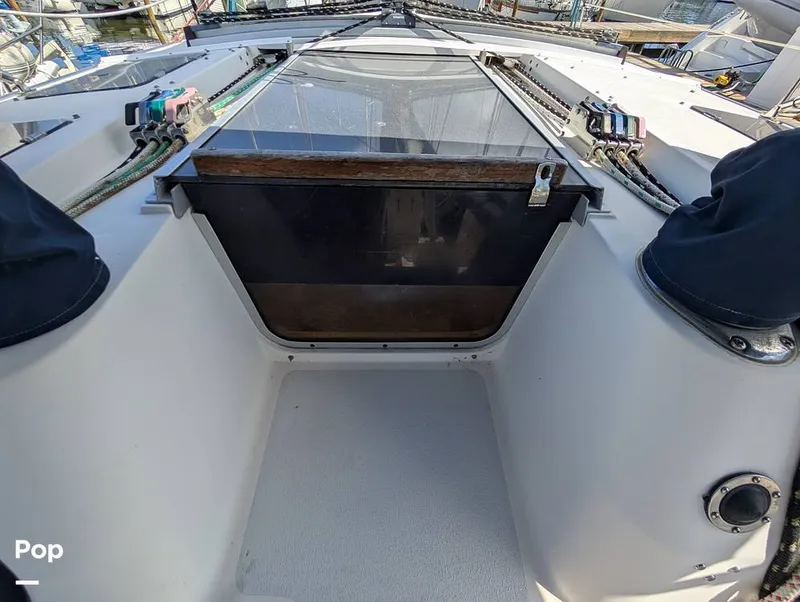 Slide: The Image of Hunter 36 1993 - 16372487