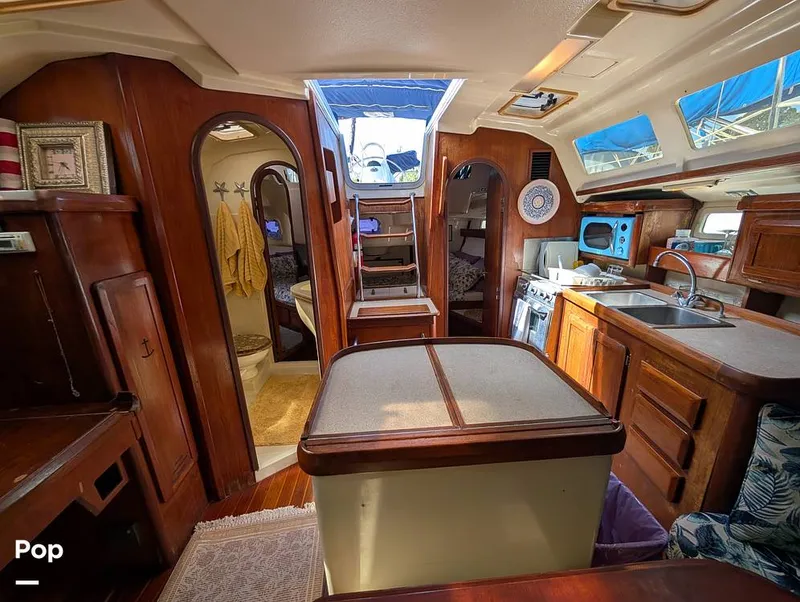 Slide: The Image of Hunter 36 1993 - 16372490