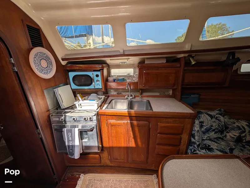 Slide: The Image of Hunter 36 1993 - 16372370