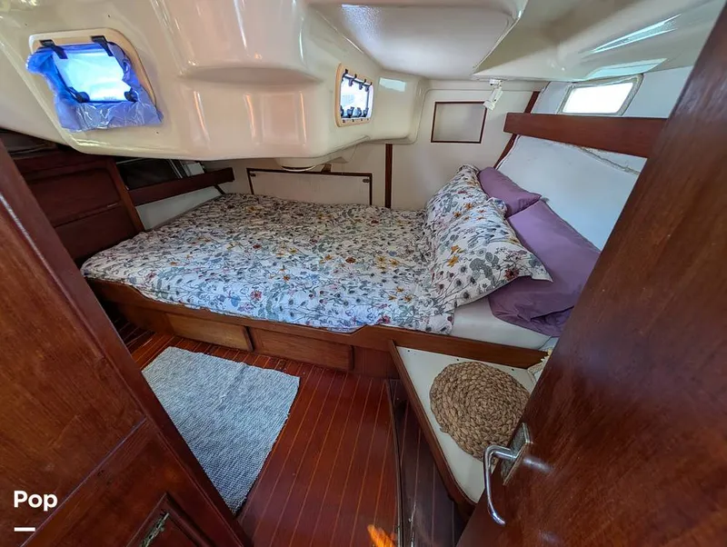 Slide: The Image of Hunter 36 1993 - 16372496