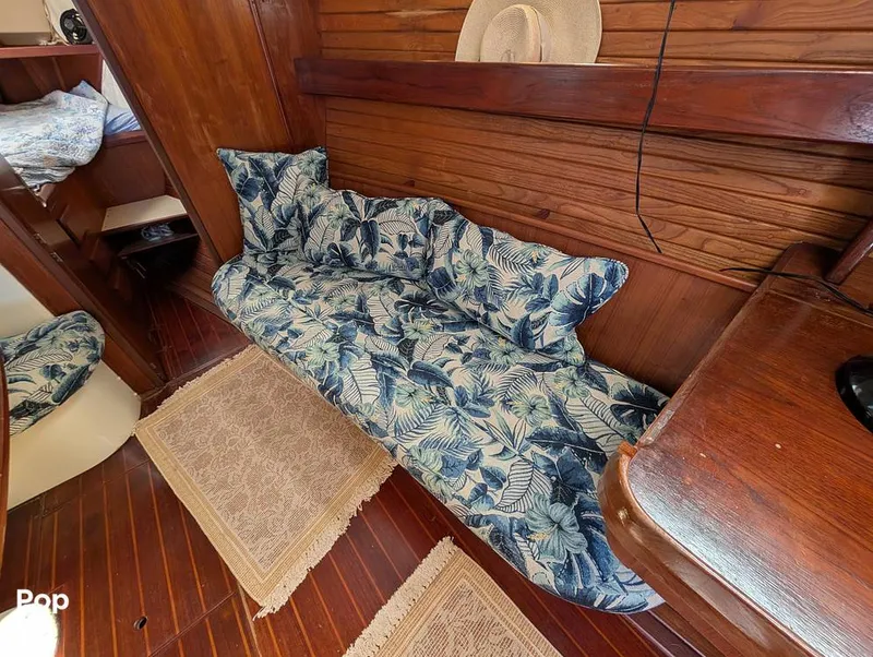 Slide: The Image of Hunter 36 1993 - 16372500