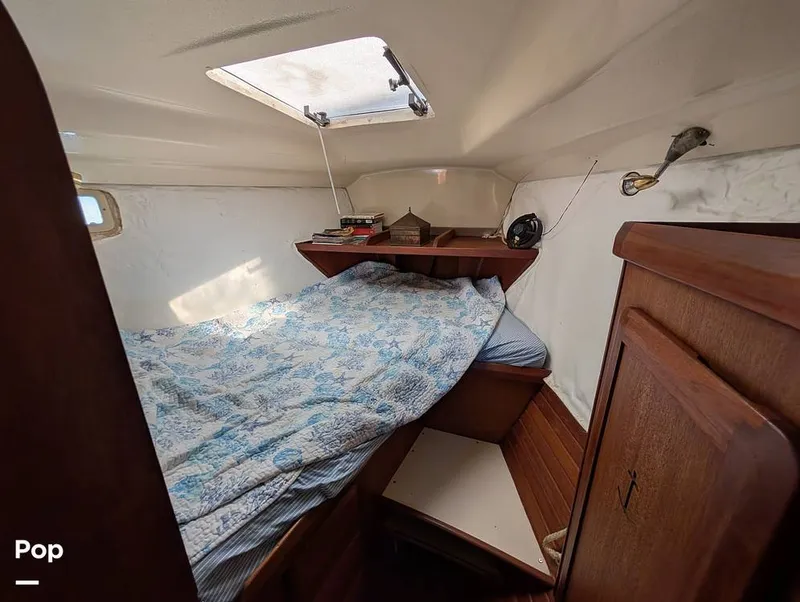 Slide: The Image of Hunter 36 1993 - 16372371