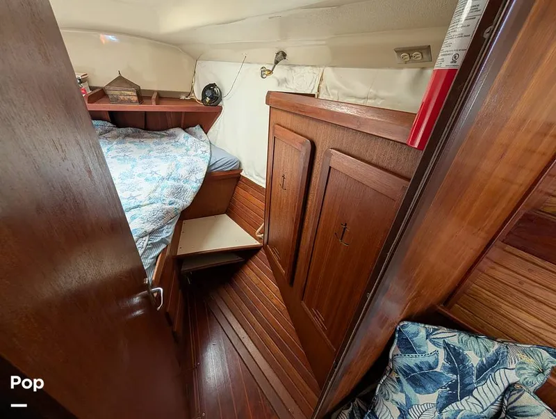 Slide: The Image of Hunter 36 1993 - 16372505