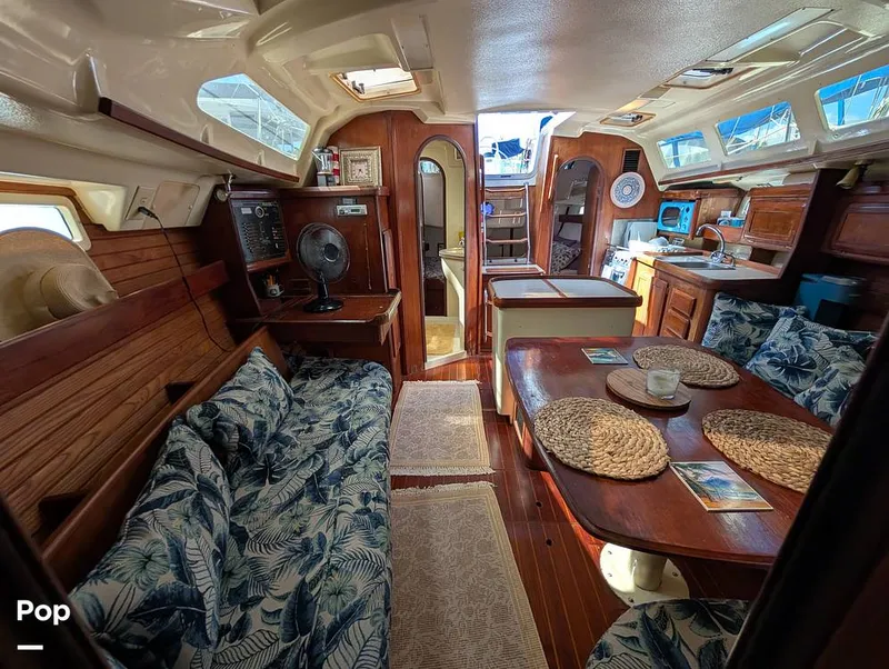 Slide: The Image of Hunter 36 1993 - 16372372