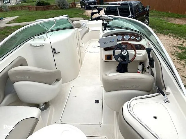 Slide: The Image of Sea Ray 240 SD 2004 - 16365700